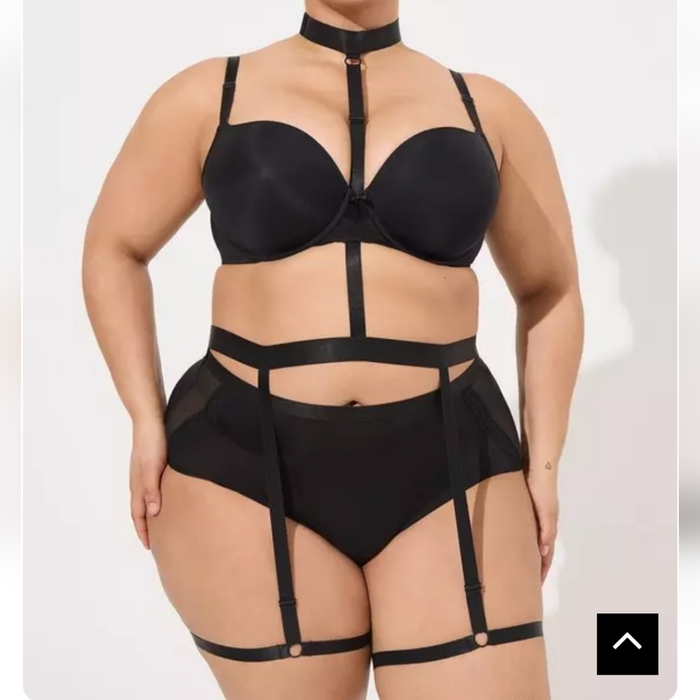 #109 Torrid Elastic Body Garter with Adjustable Halter Neck